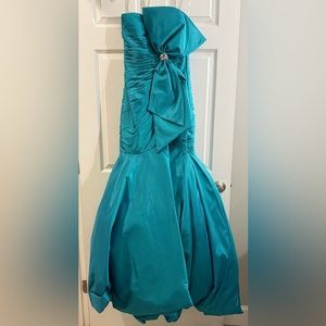 Sherri Hill Teal Mermaid Prom/Pageant Gown With Bow Detail